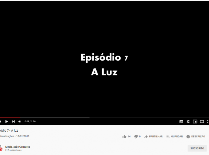 Tela preta, do canal youtube, com o título do vídeo, episódio 7, a luz.